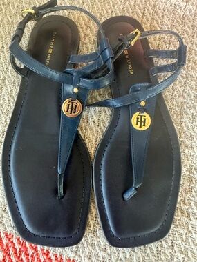 Tommy Hilfiger Navy Leather T-Strap Sandals with Gold Emblem